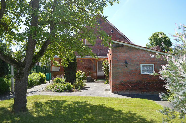 Rysum, Emsstrasse 22 / Haus: Lükko Leuchtturm